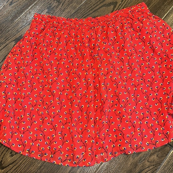 Old Navy Red floral Pleated Skater Mini Skirt size medium - Picture 6 of 7